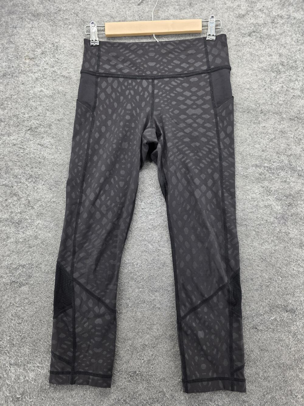 Lululemon Pants Womens 4 Black Animal Print Texture Crop Running Leggings Gym
